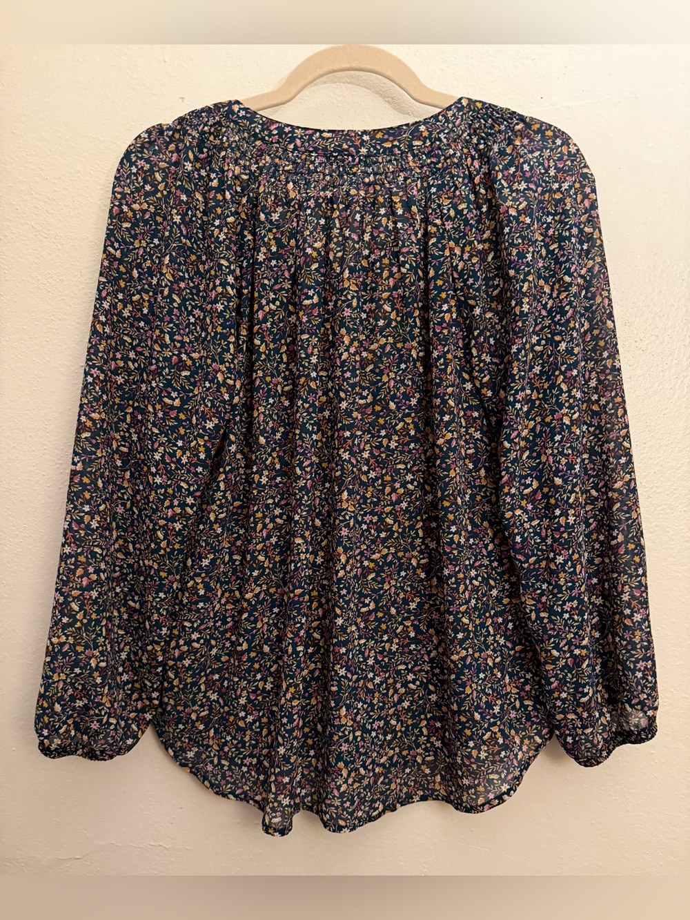 Maison & Belle Boho Floral Embroidered Top with Wooden Tassels Like New size M - Picture 11 of 11